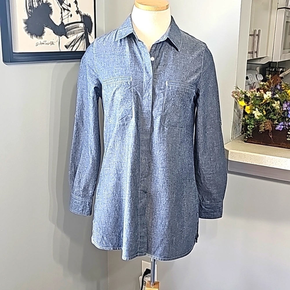 Denim Tommy Bahama women's denim shirt.  Size‎ XXS. Long sleeves. Excelle…
